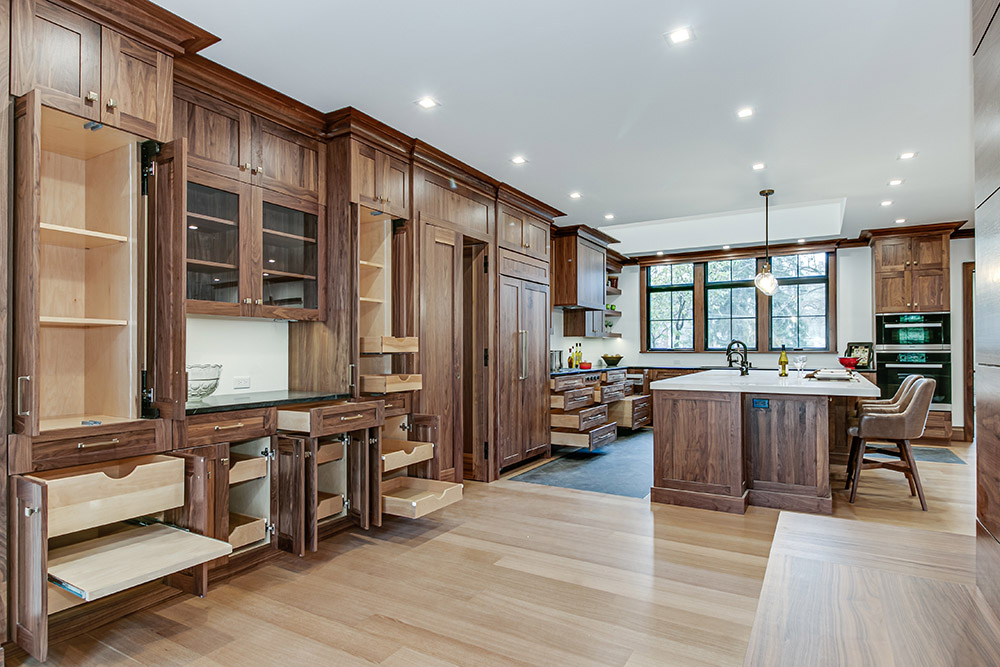 Extensive-Kitchen-Storage-Options Extensive-Kitchen-Storage-Options
