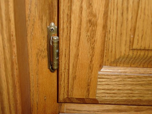 Exposed-Kitchen-Cabinet-Drawer-Hinge